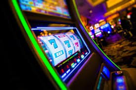 Tampilan permainan live casino dengan dealer multi-kamera
